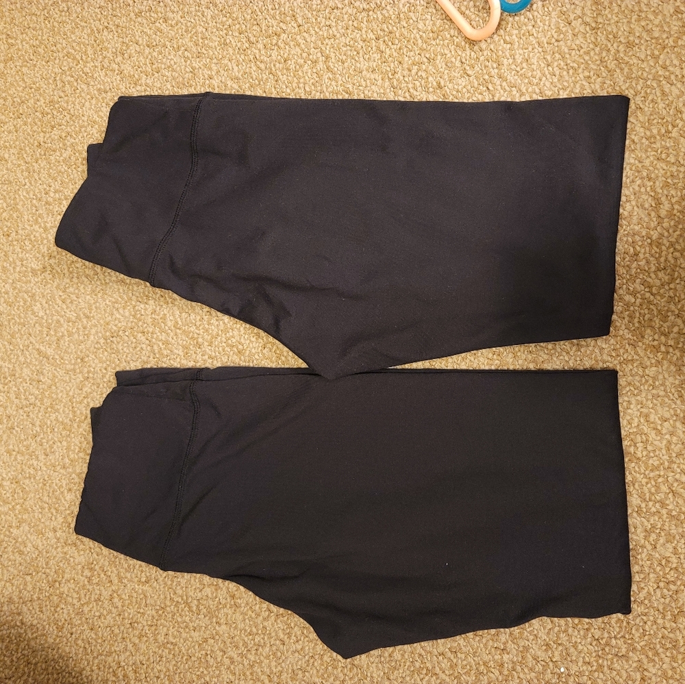 Felina black leggings